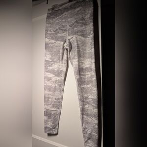 Glyder Gray And Silver Size M Leggings
